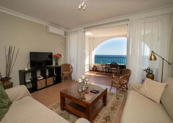 Tuhillo 2f Menyber * Nerja